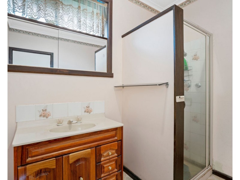 4 Helen Crescent, Sale VIC 3850