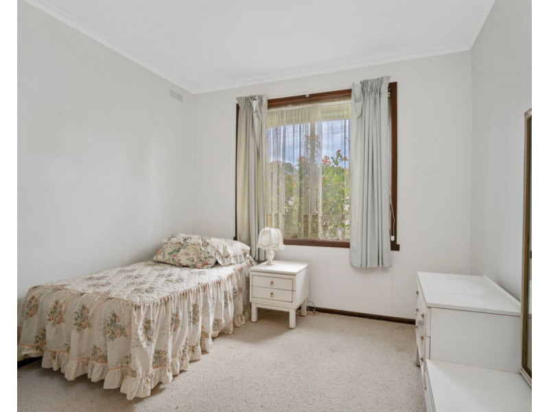 4 Helen Crescent, Sale VIC 3850
