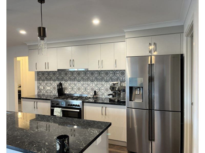 14 Lazzaro Cresent, Sale VIC 3850