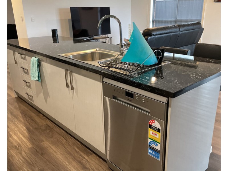 14 Lazzaro Cresent, Sale VIC 3850