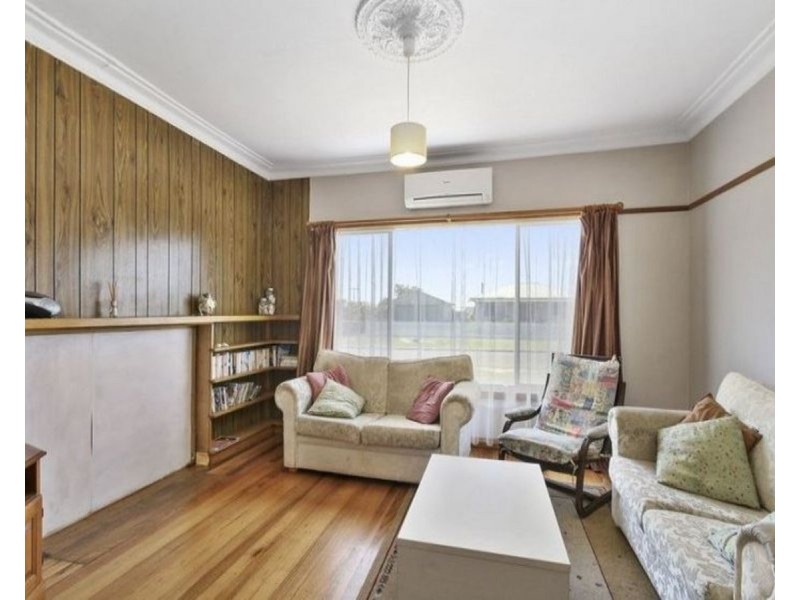 10 Centre Road, Seaspray VIC 3851