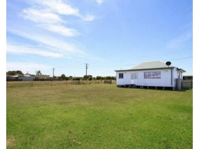 10 Centre Road, Seaspray VIC 3851