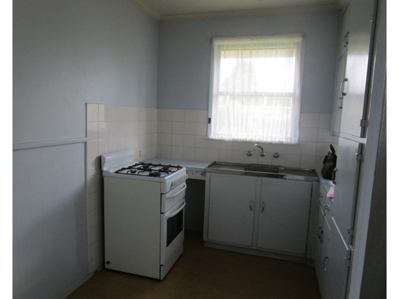 1 Alexandra Avenue, Sale VIC 3850