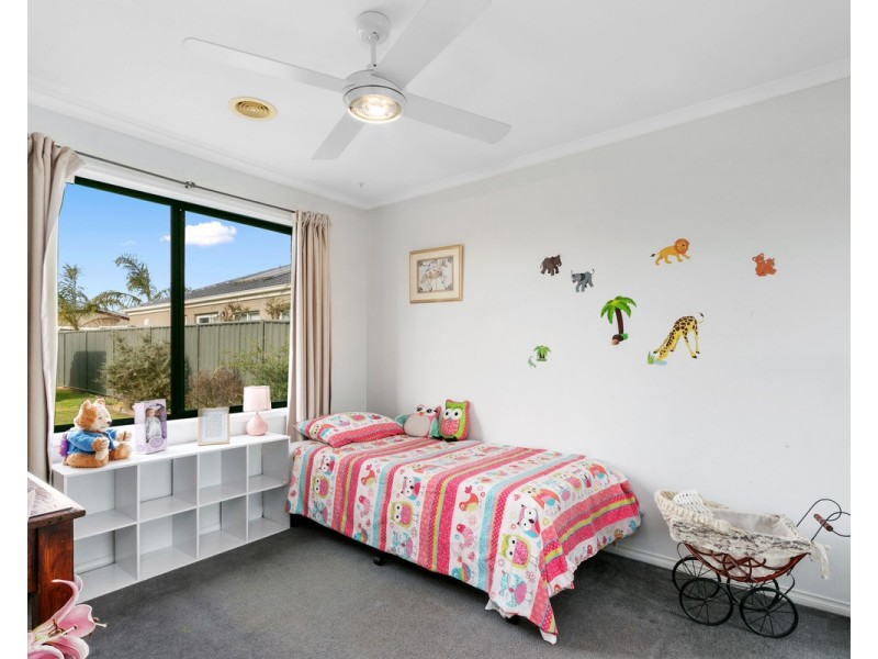 10 Krista Court, Sale VIC 3850