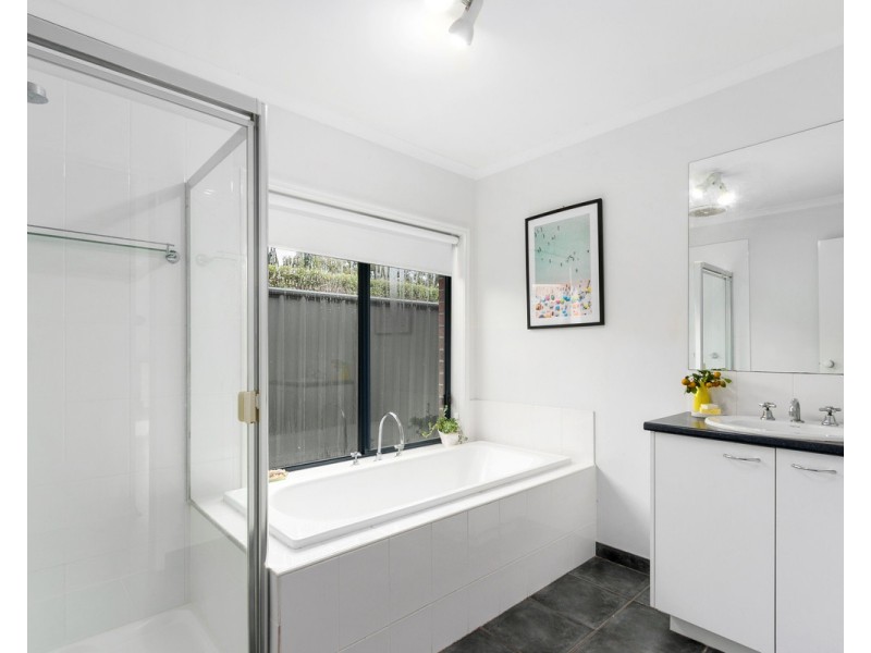 10 Krista Court, Sale VIC 3850
