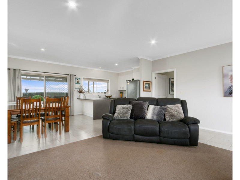 302 Falls Lane, Bundalaguah VIC 3851