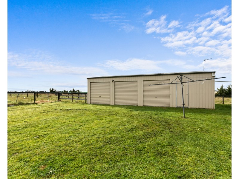 302 Falls Lane, Bundalaguah VIC 3851