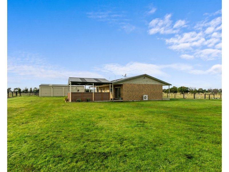 302 Falls Lane, Bundalaguah VIC 3851