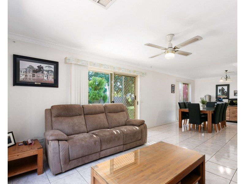 32 Mark Avenue, Sale VIC 3850
