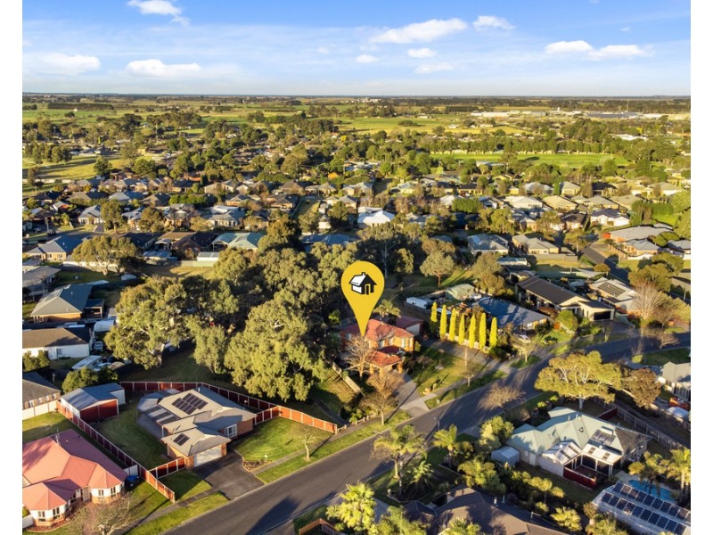 32 Mark Avenue, Sale VIC 3850