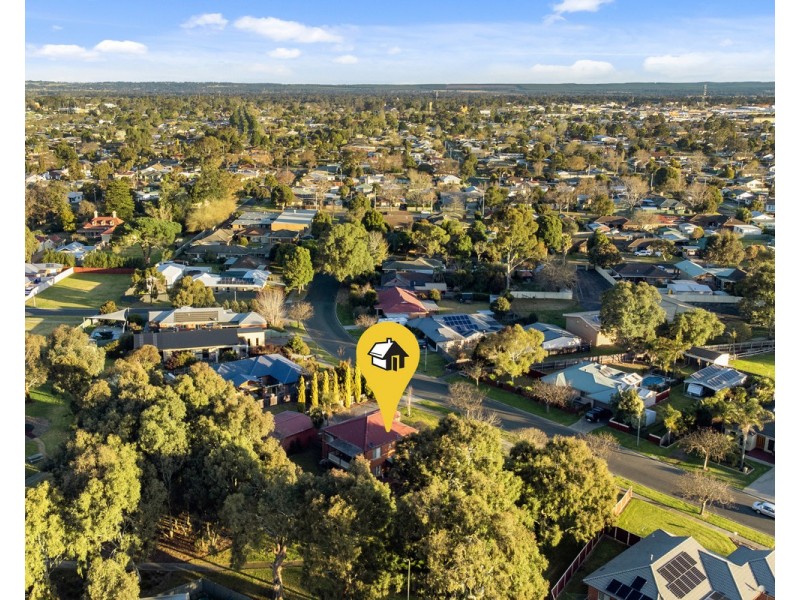 32 Mark Avenue, Sale VIC 3850