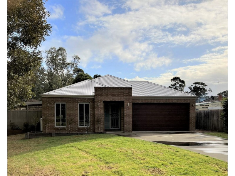 61 McFarlane Street, Stratford VIC 3862