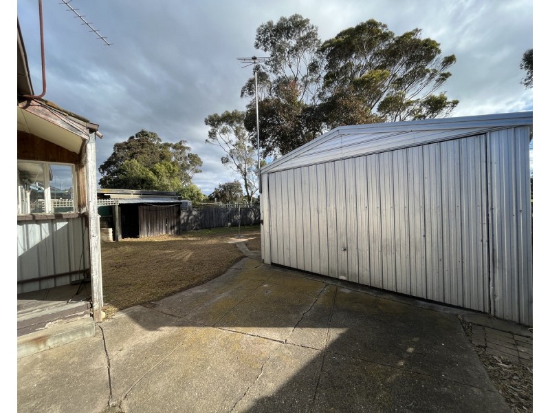 13 Cartledge Way, Sale VIC 3850