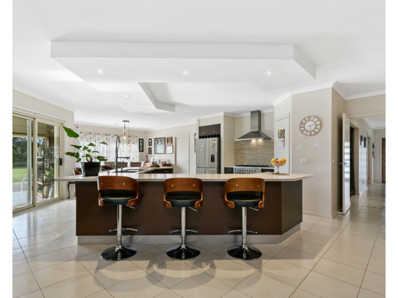 66 Boggy Creek Road, Longford VIC 3851