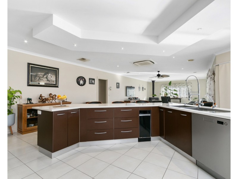 66 Boggy Creek Road, Longford VIC 3851