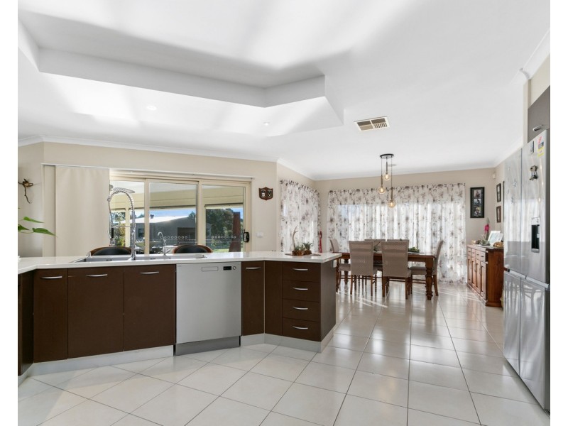 66 Boggy Creek Road, Longford VIC 3851