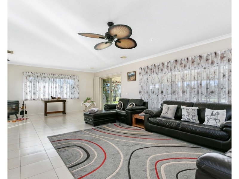 66 Boggy Creek Road, Longford VIC 3851