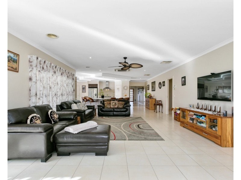 66 Boggy Creek Road, Longford VIC 3851