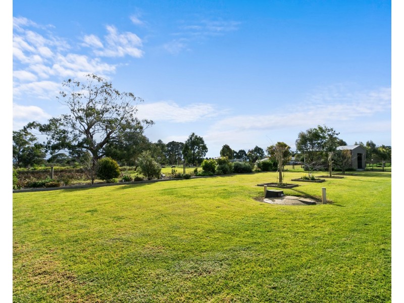 66 Boggy Creek Road, Longford VIC 3851