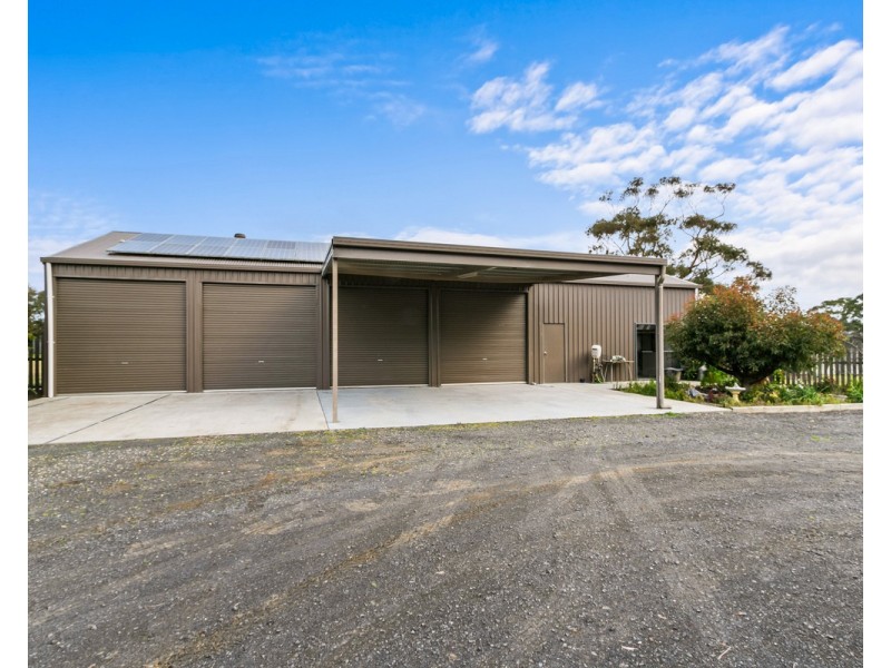 66 Boggy Creek Road, Longford VIC 3851