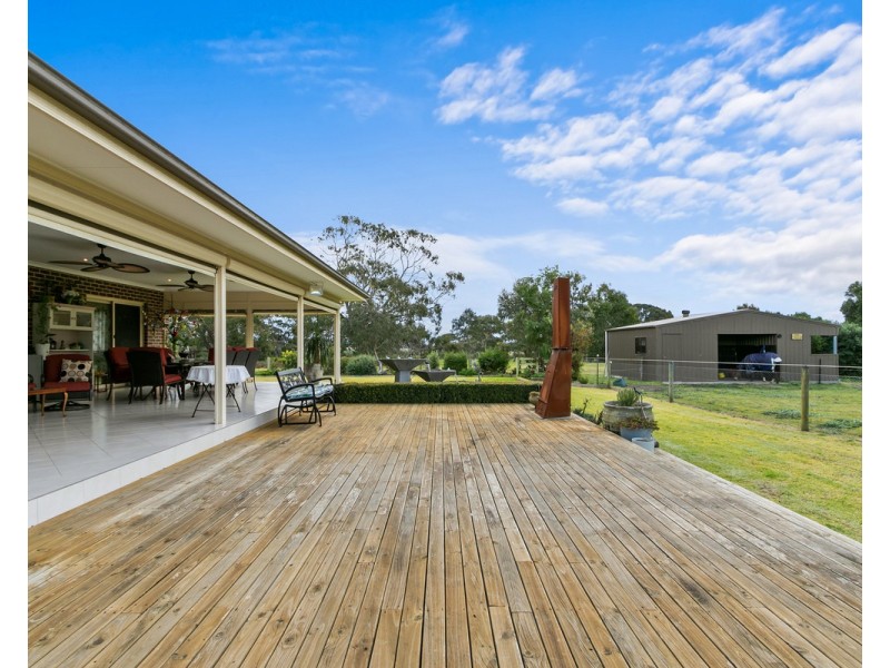 66 Boggy Creek Road, Longford VIC 3851