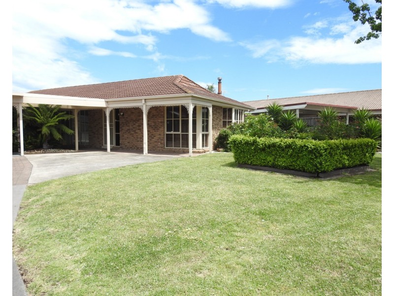 8 Leahe Close, Sale VIC 3850