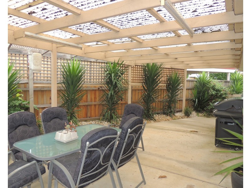 8 Leahe Close, Sale VIC 3850