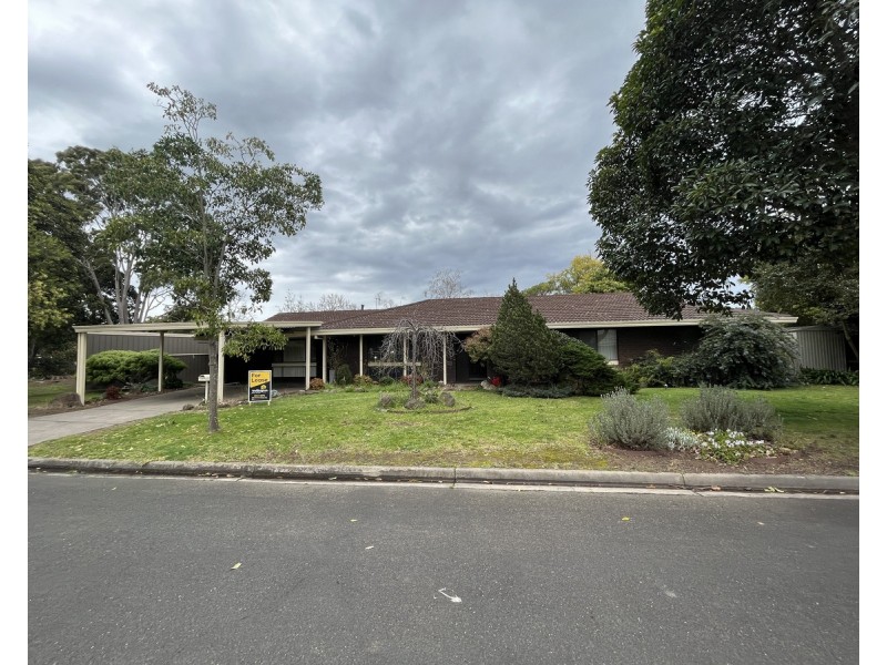 2 Elizabeth Court, Sale VIC 3850