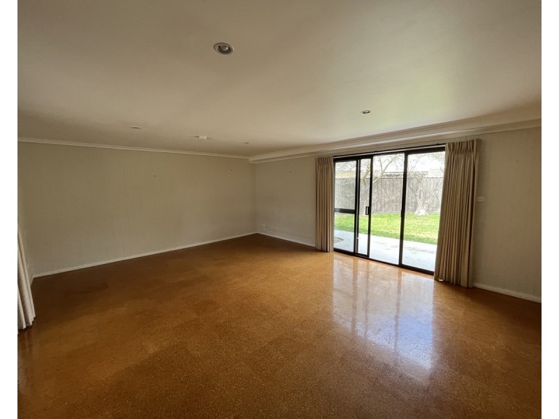 2 Elizabeth Court, Sale VIC 3850
