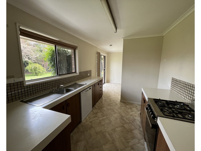 2 Elizabeth Court, Sale VIC 3850