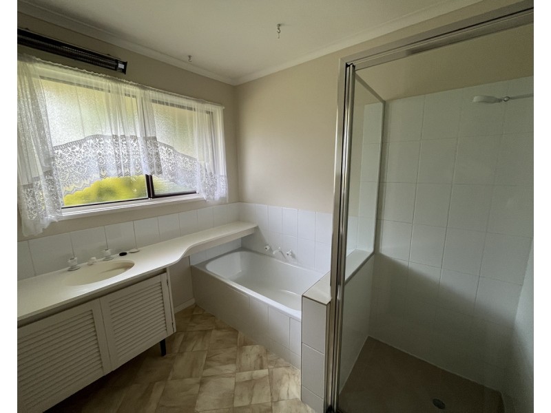 2 Elizabeth Court, Sale VIC 3850