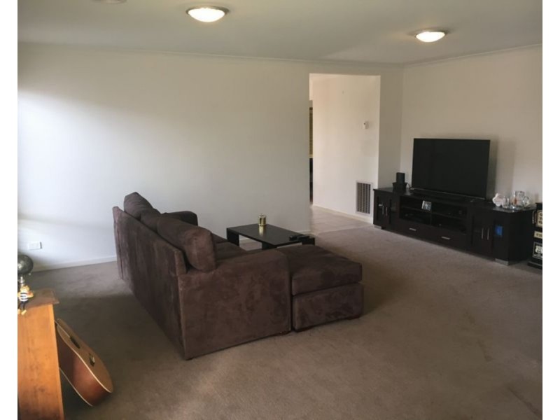 11 Cantwell Drive, Sale VIC 3850