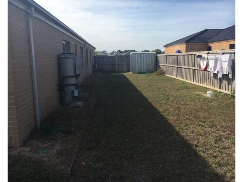 11 Cantwell Drive, Sale VIC 3850