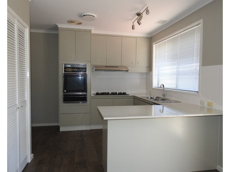 13 Araluen Drive, Sale VIC 3850