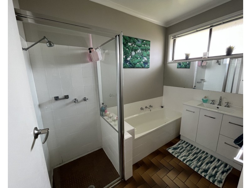 13 Araluen Drive, Sale VIC 3850