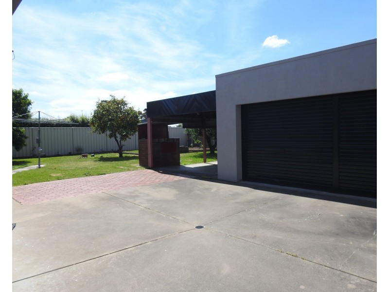 13 Araluen Drive, Sale VIC 3850