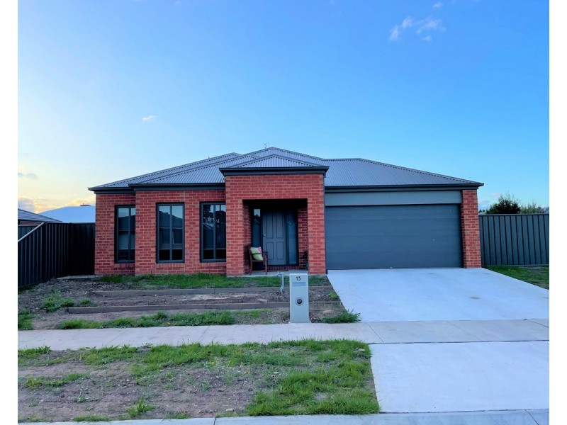 13 Peck Place, Sale VIC 3850
