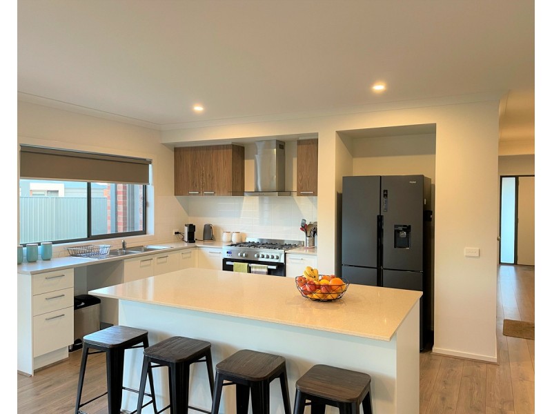 13 Peck Place, Sale VIC 3850