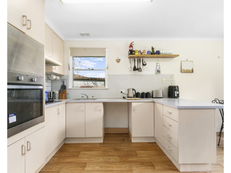 18 Glomar Grove, Sale VIC 3850