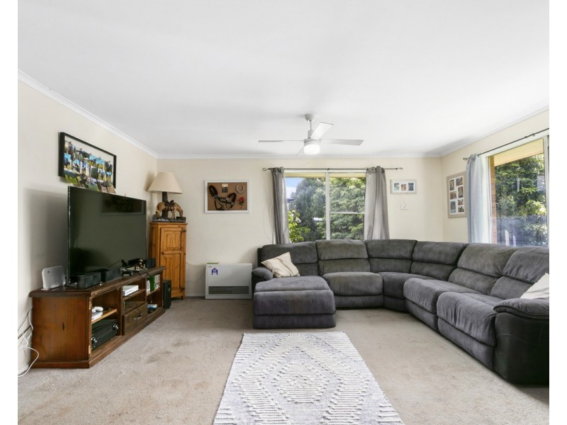 18 Glomar Grove, Sale VIC 3850