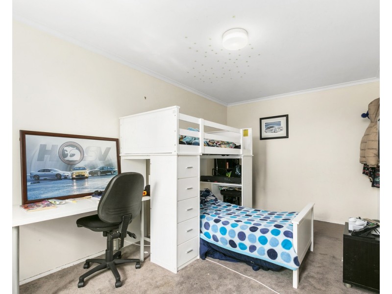 18 Glomar Grove, Sale VIC 3850