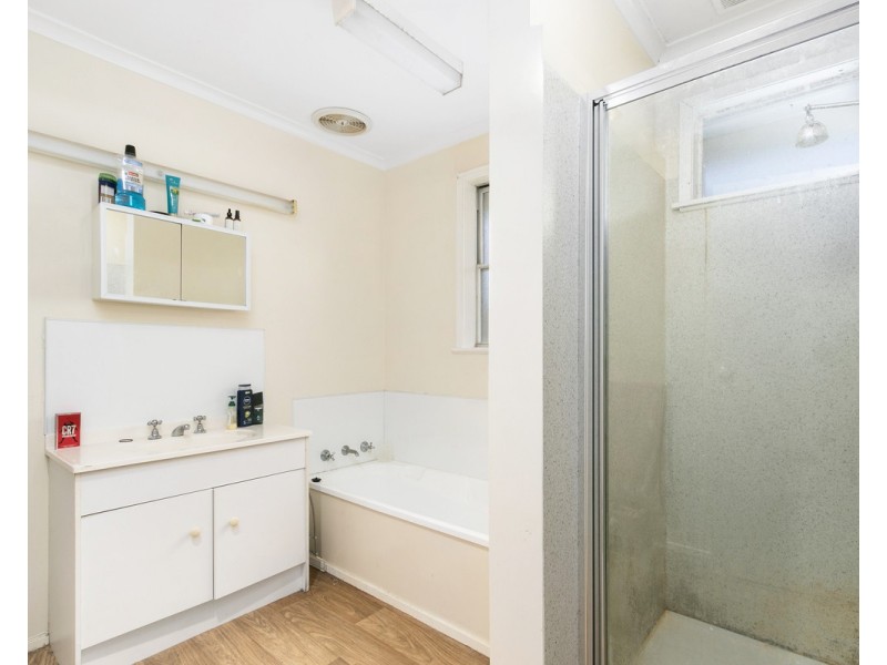 18 Glomar Grove, Sale VIC 3850