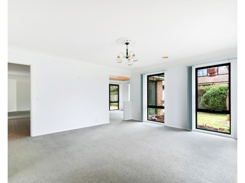 4 Woodburne Drive, Sale VIC 3850