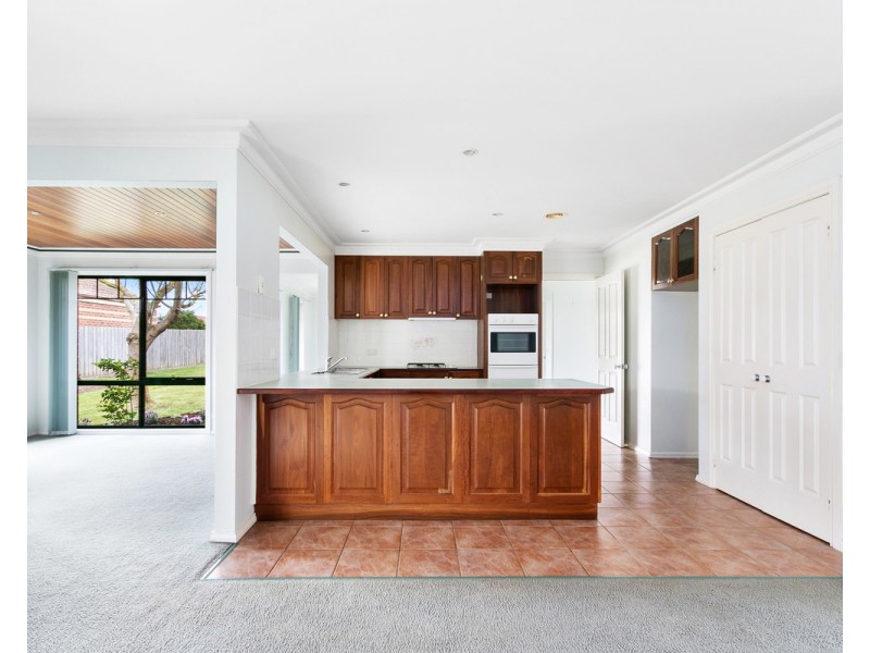 4 Woodburne Drive, Sale VIC 3850
