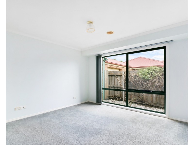 4 Woodburne Drive, Sale VIC 3850