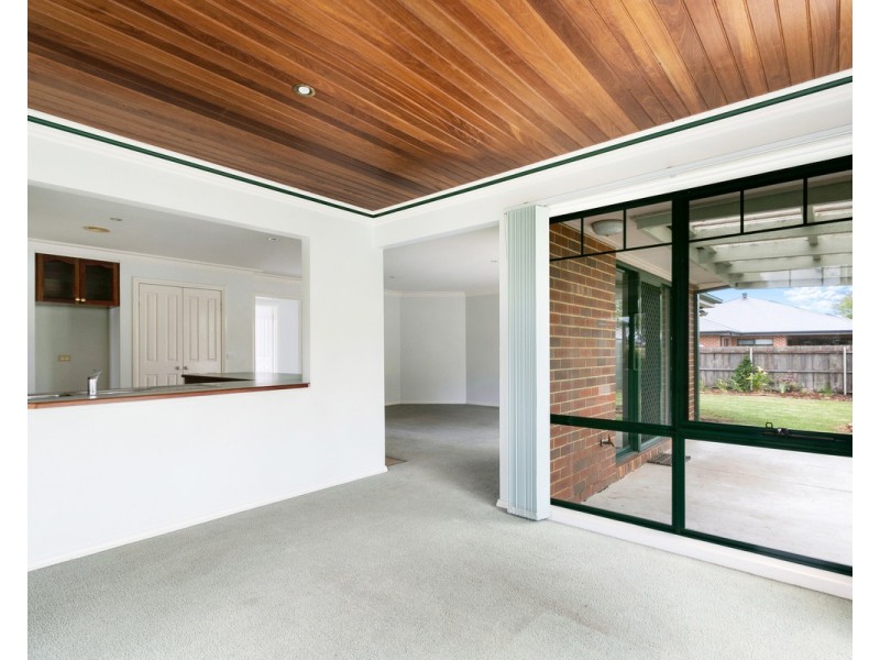 4 Woodburne Drive, Sale VIC 3850