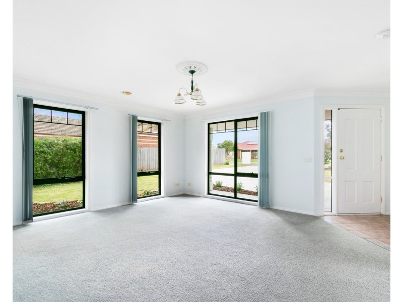 4 Woodburne Drive, Sale VIC 3850