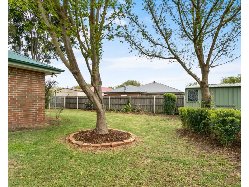 4 Woodburne Drive, Sale VIC 3850