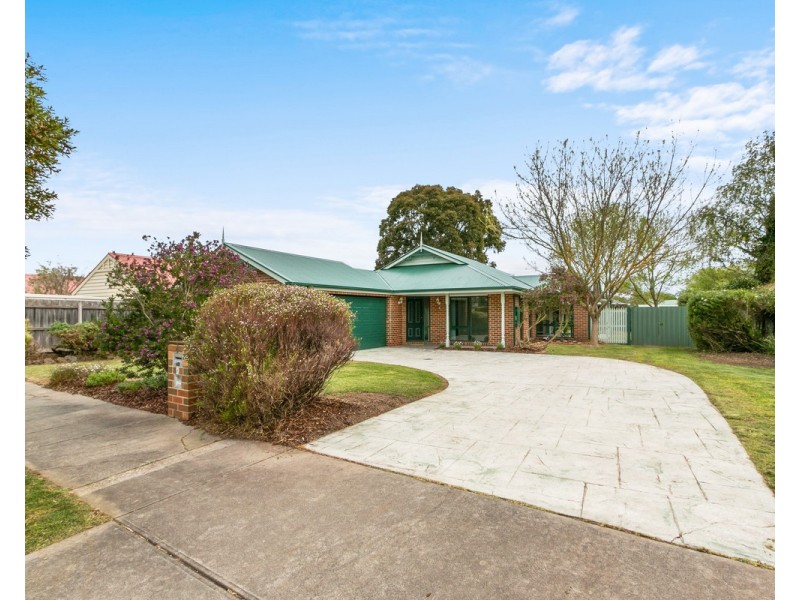 4 Woodburne Drive, Sale VIC 3850