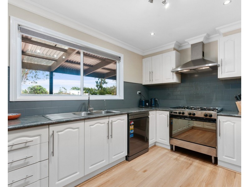 9 Pinetree Court, Seaspray VIC 3851